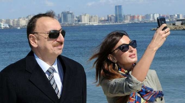 Банки, принадлежащие семье Алиевых, являются основными кредиторами программы правительства по поддержке малого бизнеса